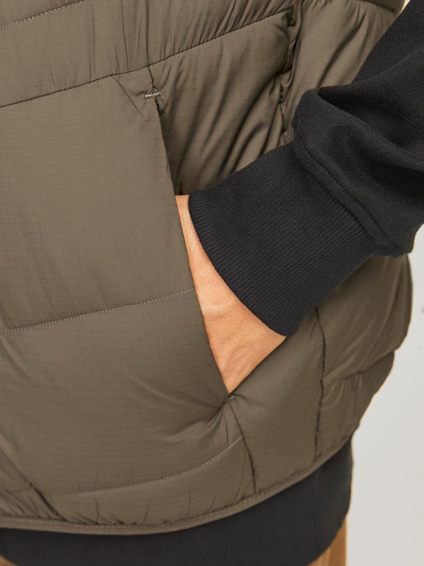 Product CHALECO PUFFER STATE - Canteen - Image 19