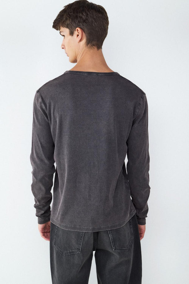 Product CAMISETA MANGA LARGA CUELLO EN V BMK-Black - Image 3