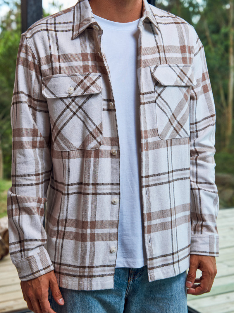 SOBRECAMISA RAYMOND - Cloud Dancer Fit:COMFORT FIT