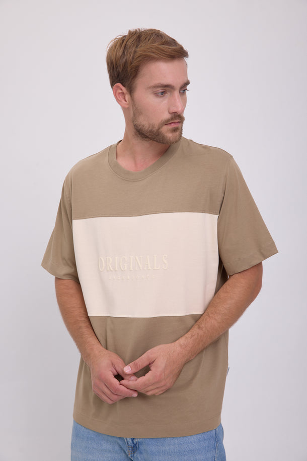 Product CAMISETA FREDERIKSBERG MARGATE - Silver Sage Detail:ANTIQUE WHITE BLOCKING - Image 1