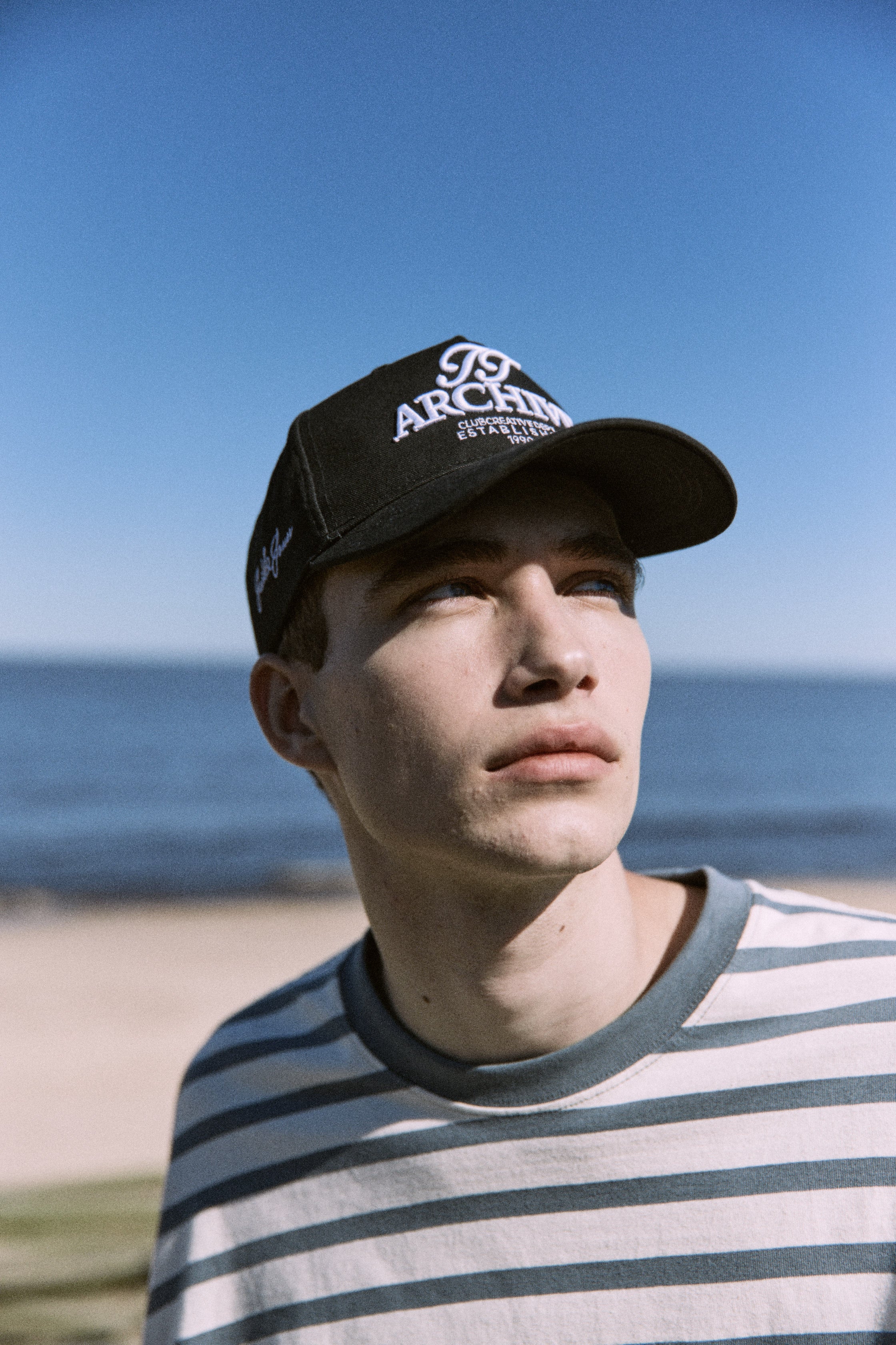 GORRO CON VICERA HAINES - Black