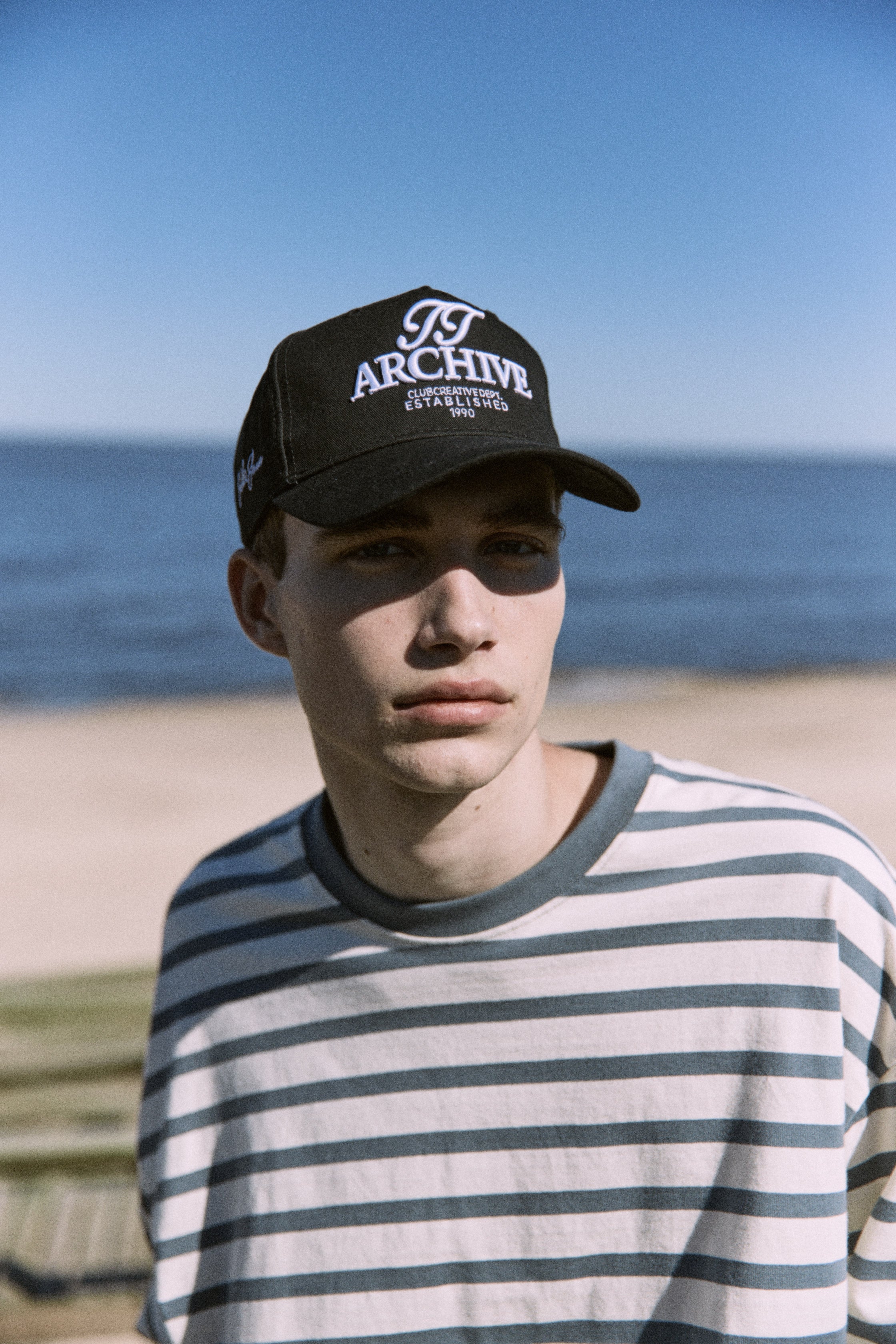 GORRO CON VICERA HAINES - Black