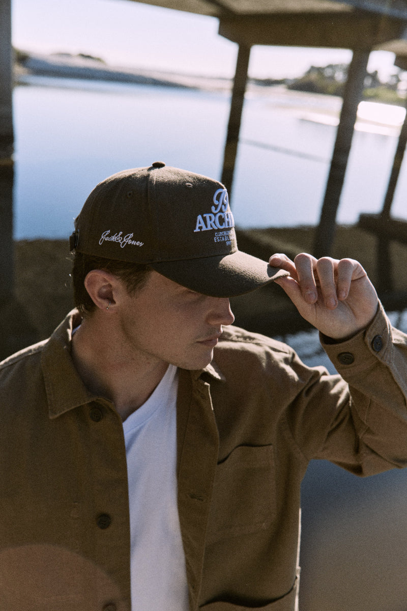 GORRO CON VICERA HAINES - Chocolate Chip