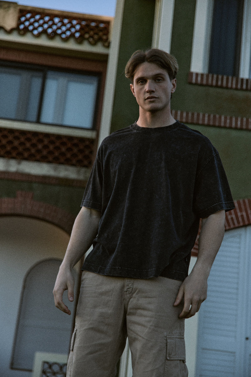 CAMISETA OVERSIZE CROPPED ACID WASH RETREAT - Black