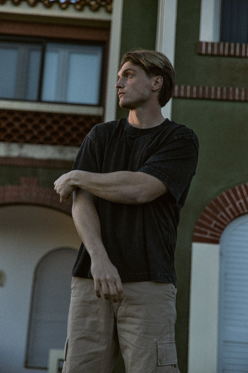 CAMISETA OVERSIZE CROPPED ACID WASH RETREAT - Black