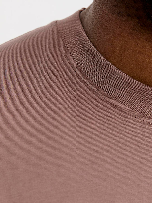 Product CAMISETA VESTERBRO PLUS - Deep Taupe - Image 2