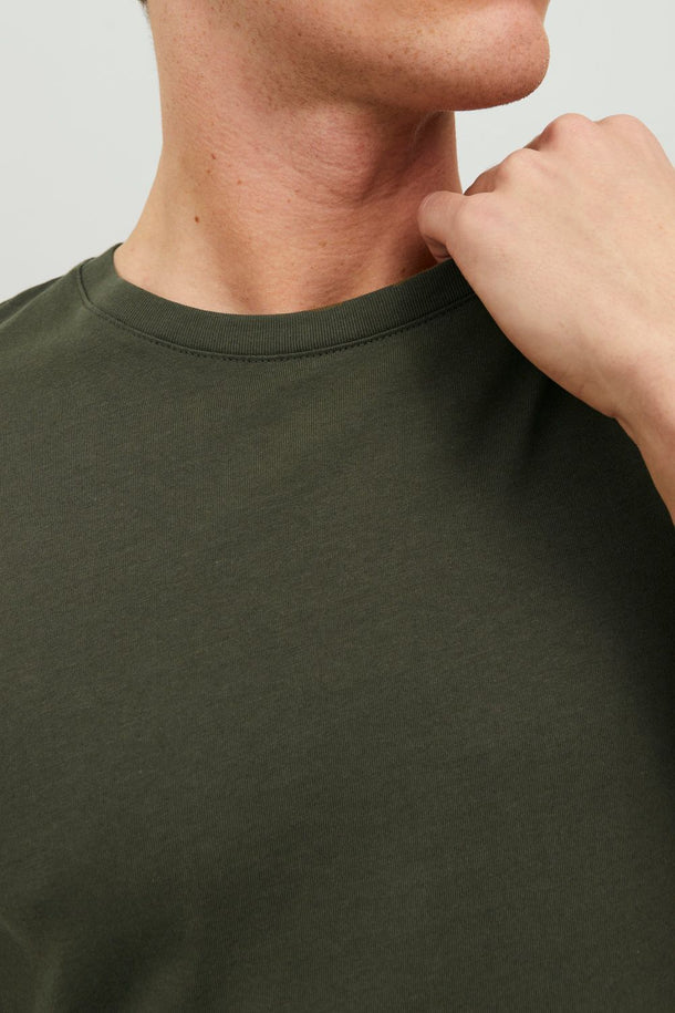 Product CAMISETA ORGANIC - Olive Night Detail:SLIM - Image 4