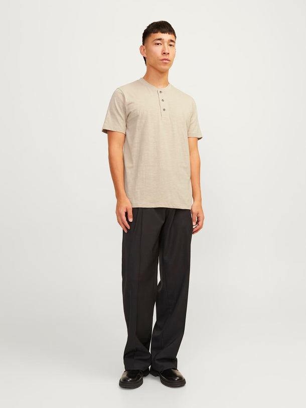 Product CAMISETA REGULAR CON BOTONES HENLEY- - Image 2