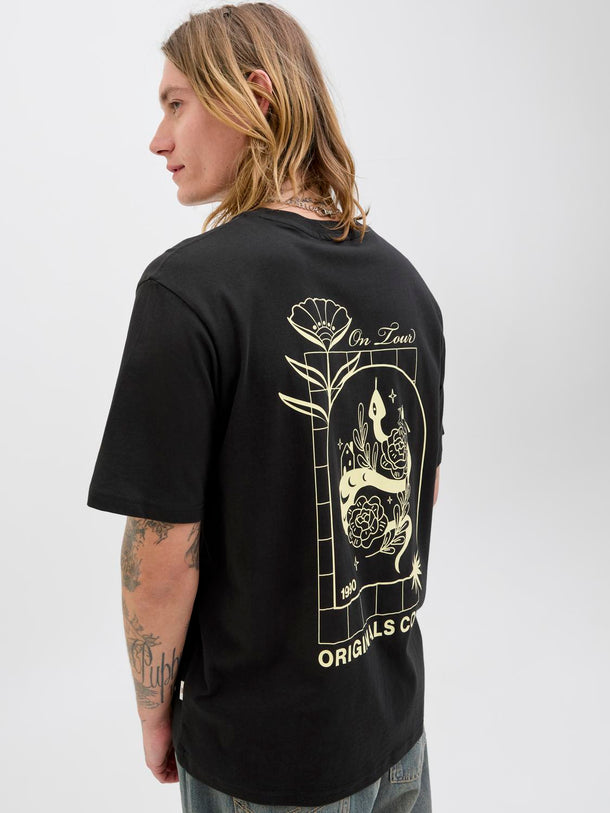 Product CAMISETA LOOSE ESTAMPADA BELLAGIO - Black - Image 5