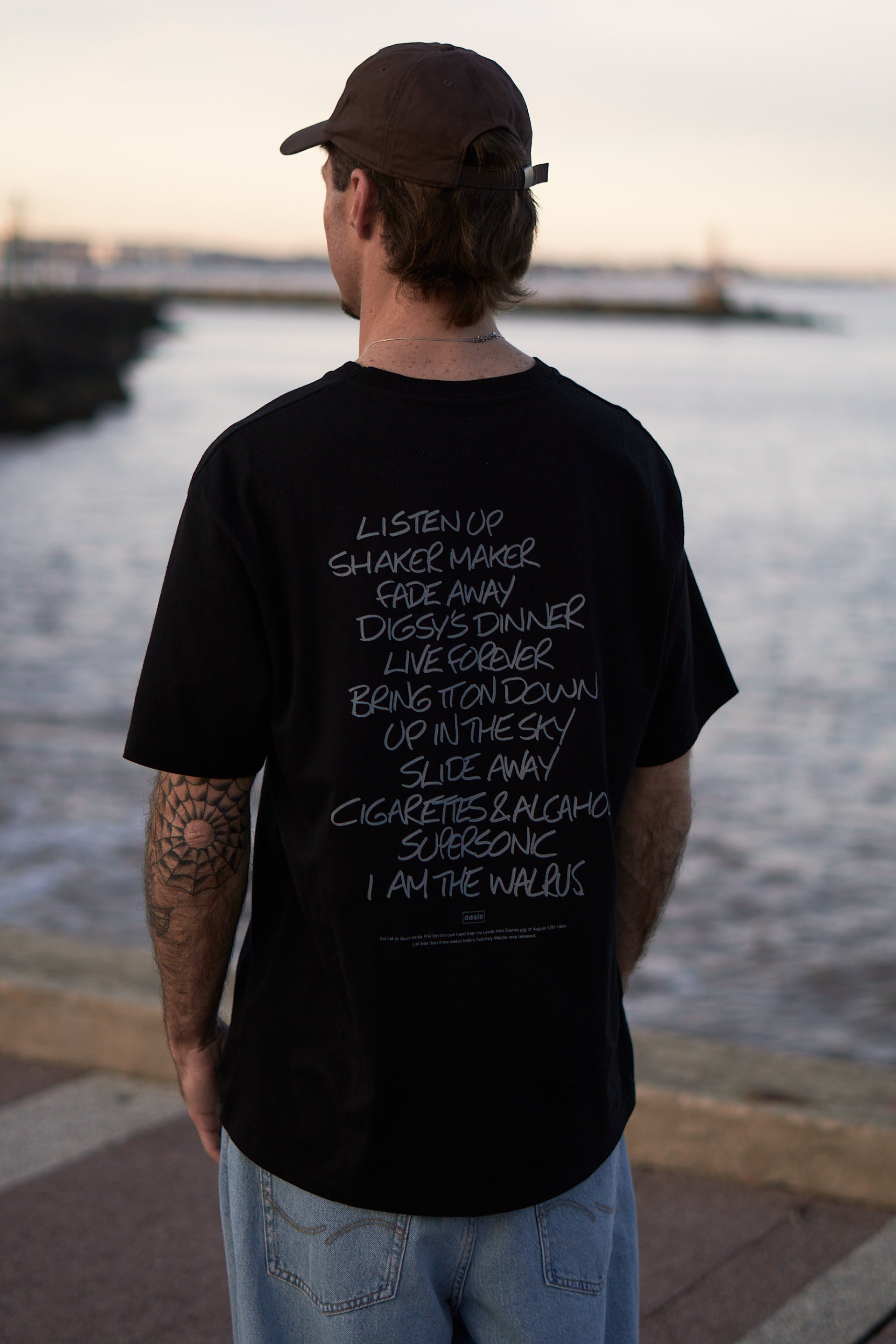 CAMISETA OASIS - Black