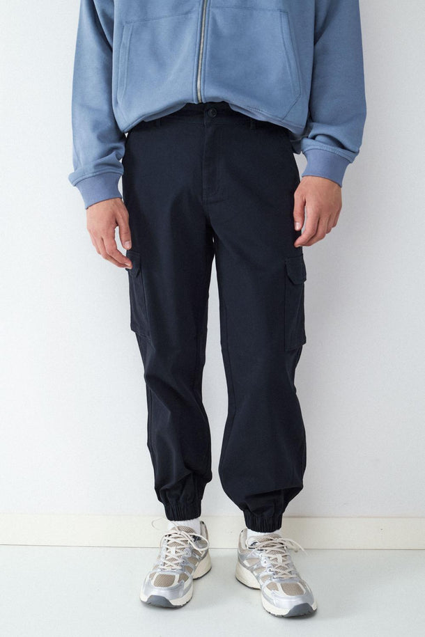 Product PANTALÓN CARGO CUFF-Black - Image 1