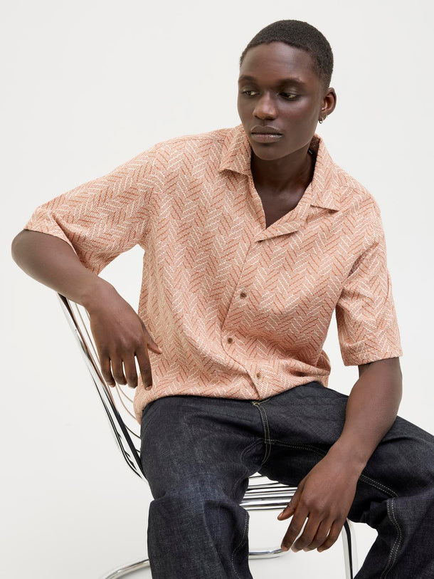 Product CAMISA RELAXED ESTAMPADA VINCENT - Bombay Brown Fit:RELAXED FIT - Image 3