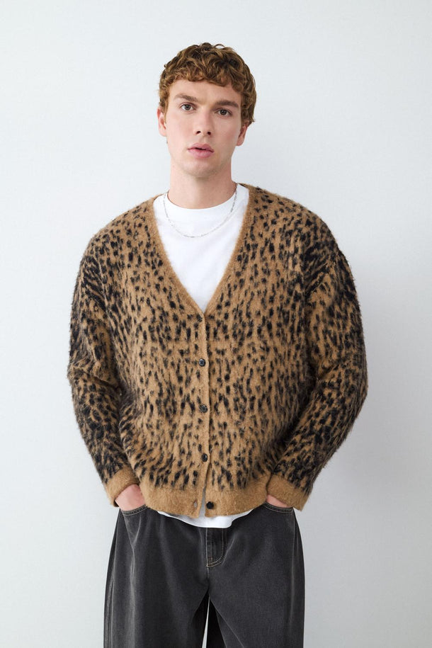 Product CARDIGAN CUELLO EN V ANIMAL PRINT-Sparrow - Image 1