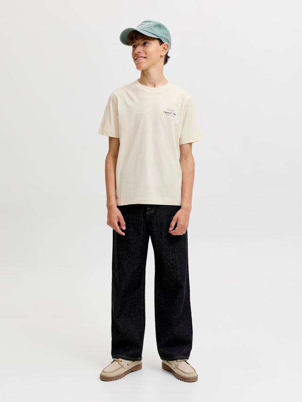 Product CAMISETA RELAXED BORDADA NORREBRO JNR - Antique White Print:AW 26 - Image 2