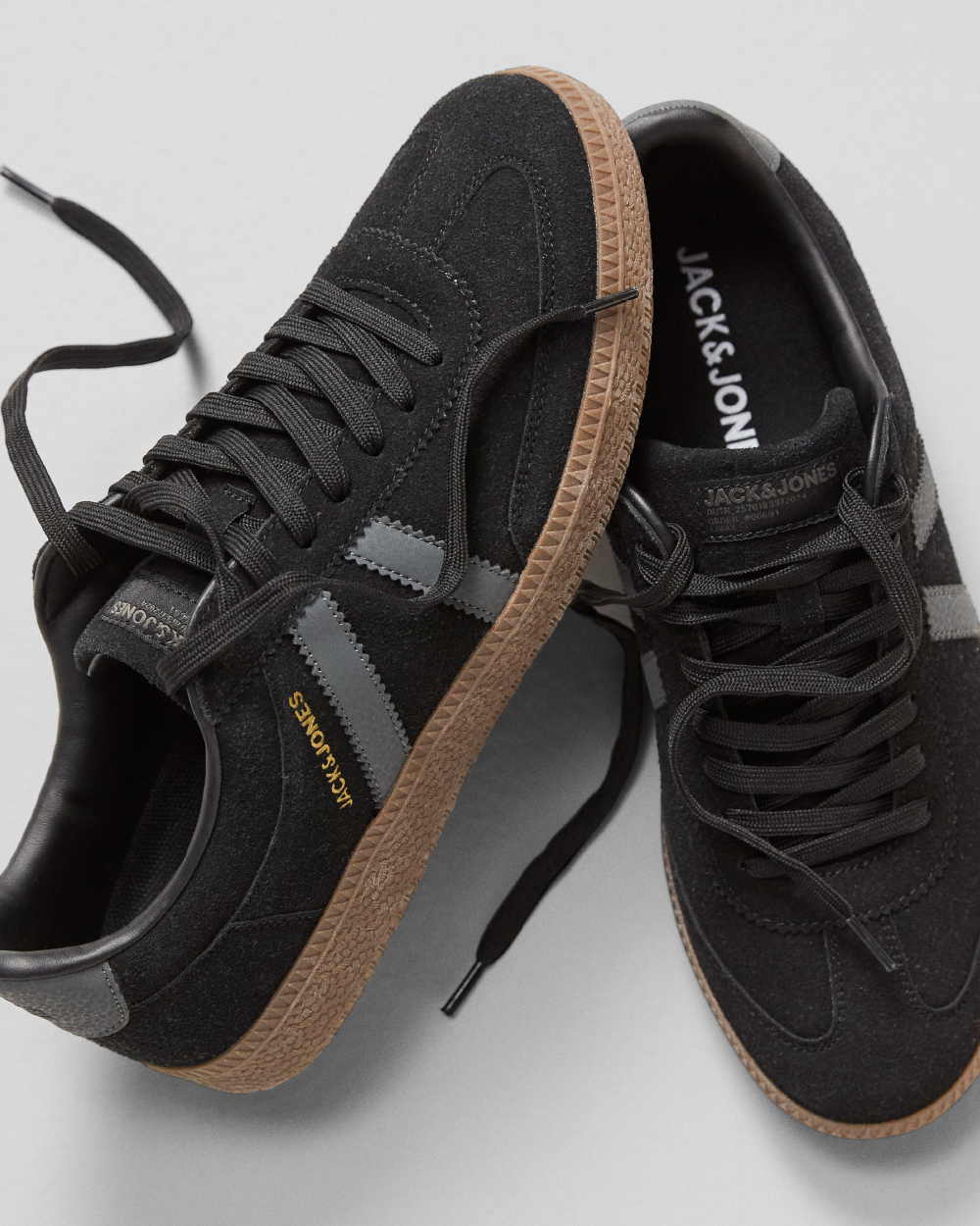 ACCESORIOS Y CALZADOS