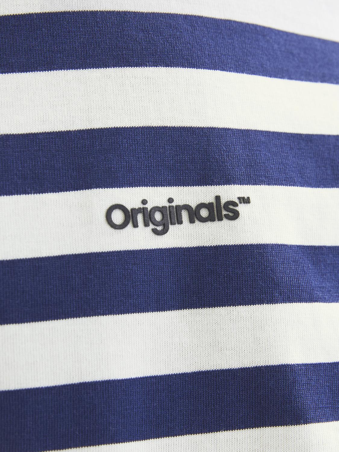 4722316