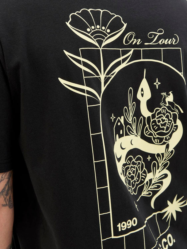 Product CAMISETA LOOSE ESTAMPADA BELLAGIO - Black - Image 7