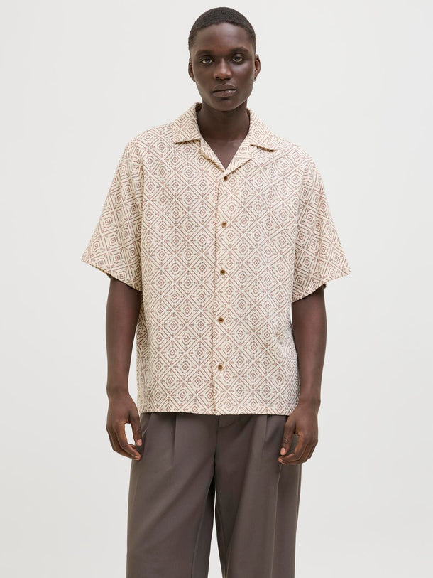 Product CAMISA RELAXED ESTAMPADA VINCENT - Oatmeal Fit:RELAXED FIT - Image 4