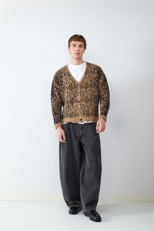 Product CARDIGAN CUELLO EN V ANIMAL PRINT-Sparrow - Image 2
