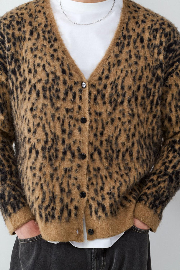 Product CARDIGAN CUELLO EN V ANIMAL PRINT-Sparrow - Image 7