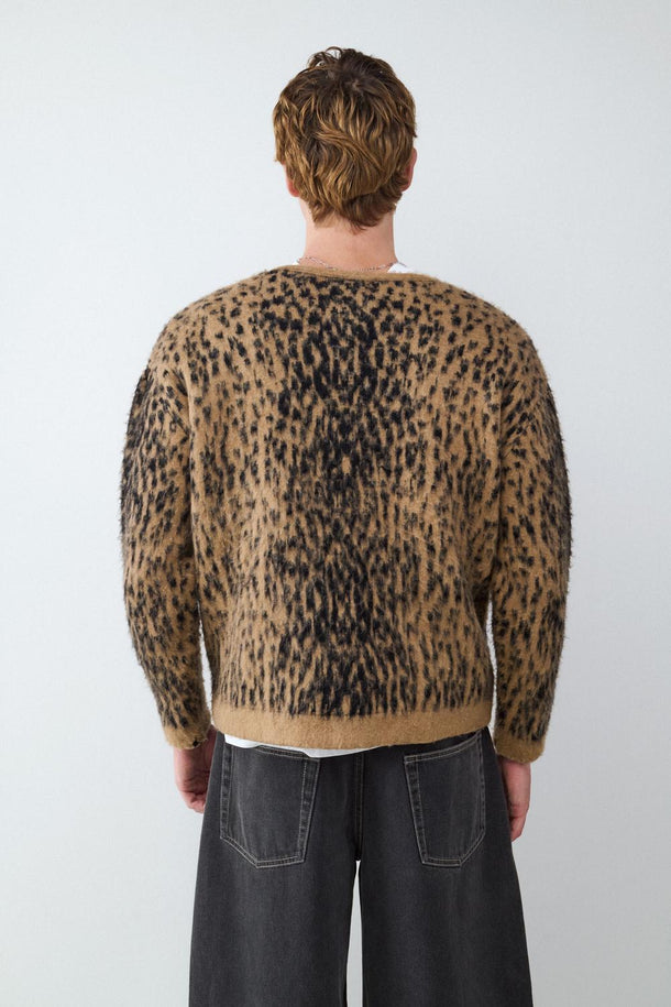 Product CARDIGAN CUELLO EN V ANIMAL PRINT-Sparrow - Image 4